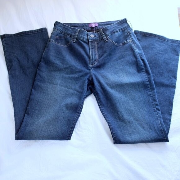 Look-a-size-smaller NYDJ comfortable stretch jeans vintage