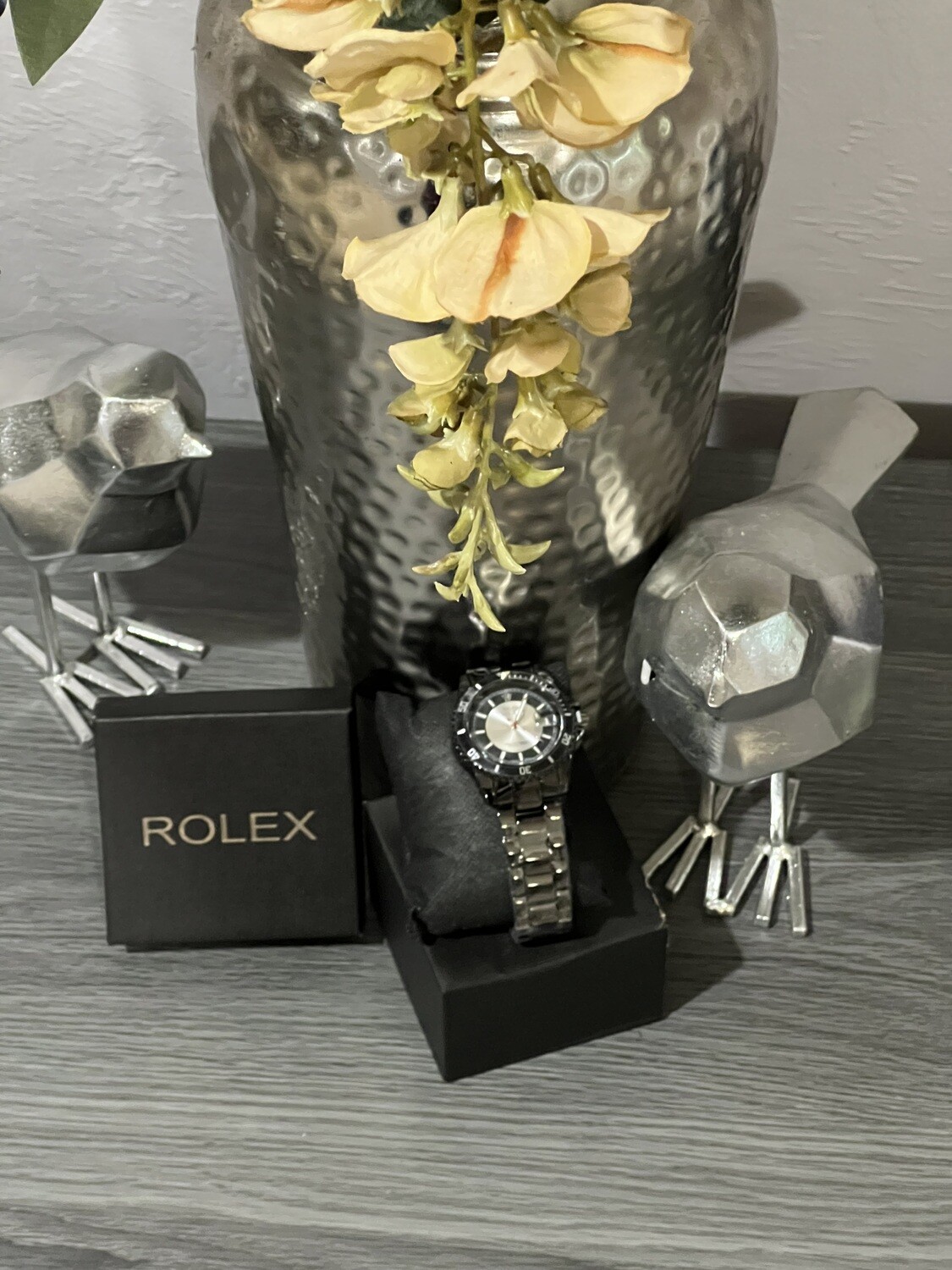 R Watch - Black