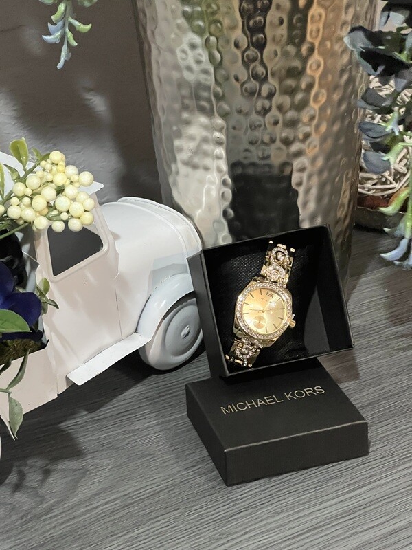 MKK Watch - Gold