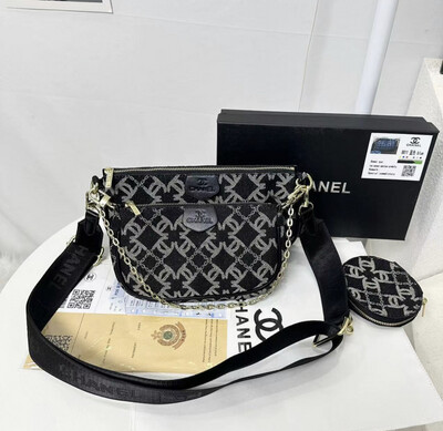 Chanel Cross - black