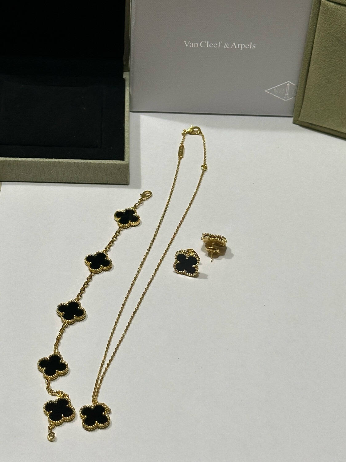 Van Cleef - Black