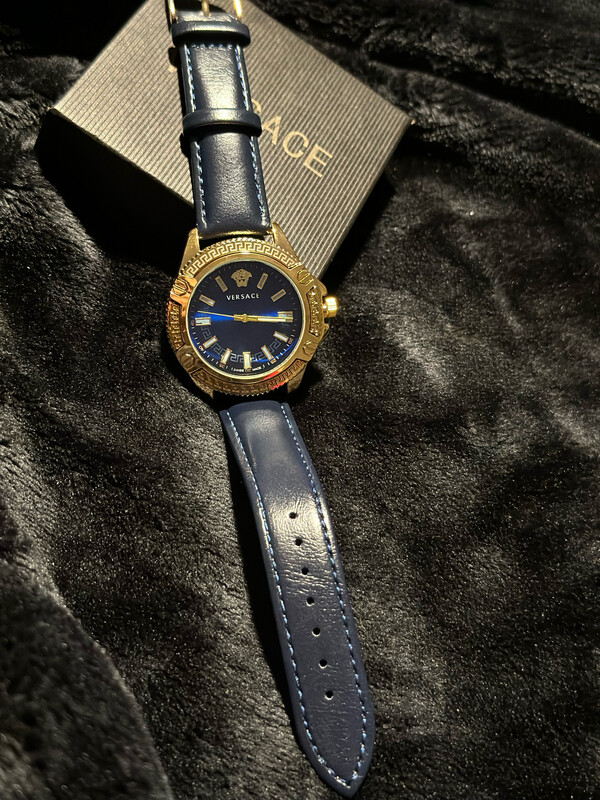 V Watch - Blue
