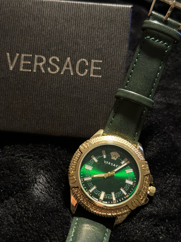 V Watch - Green