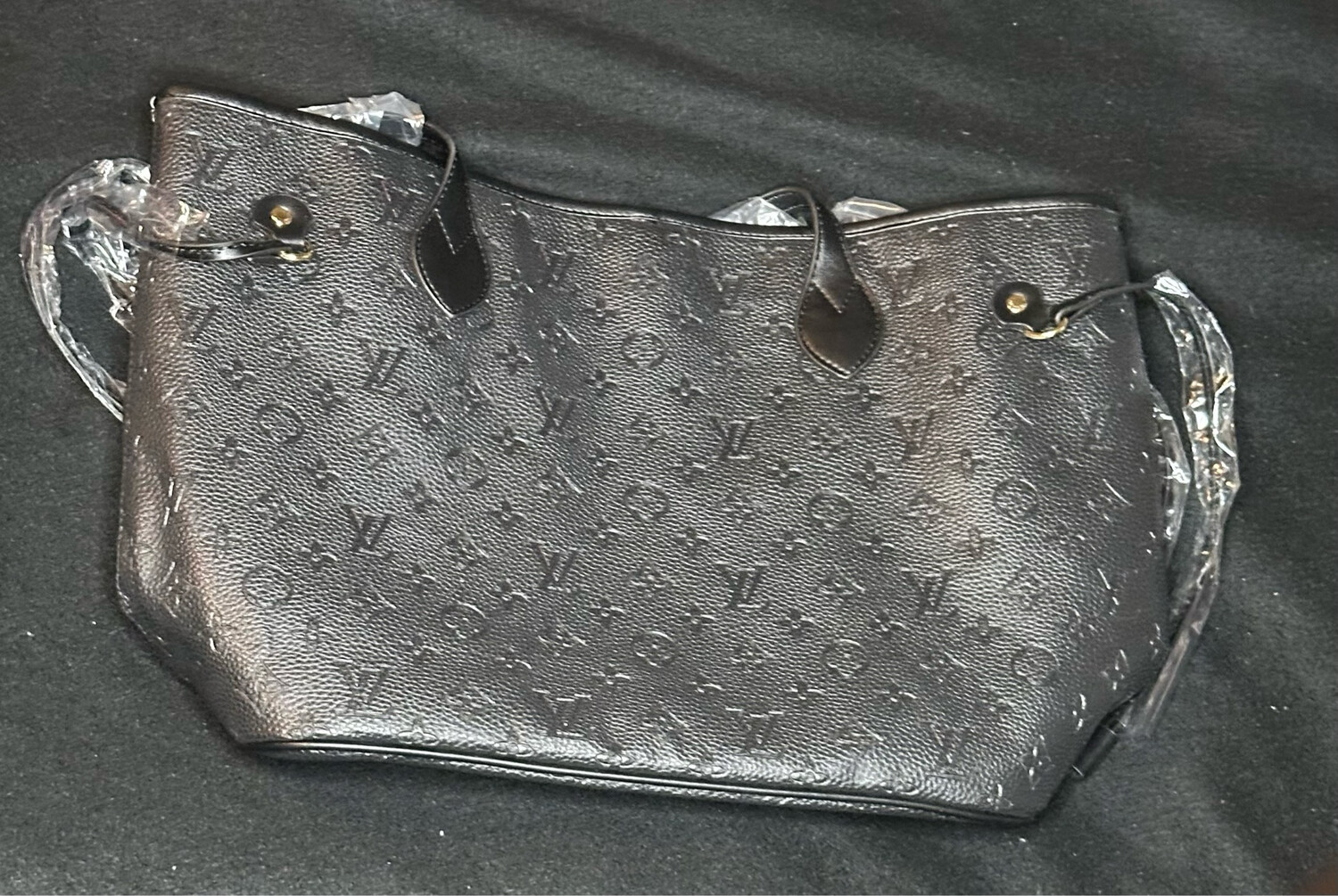 LV Black