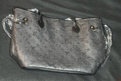 LV Black