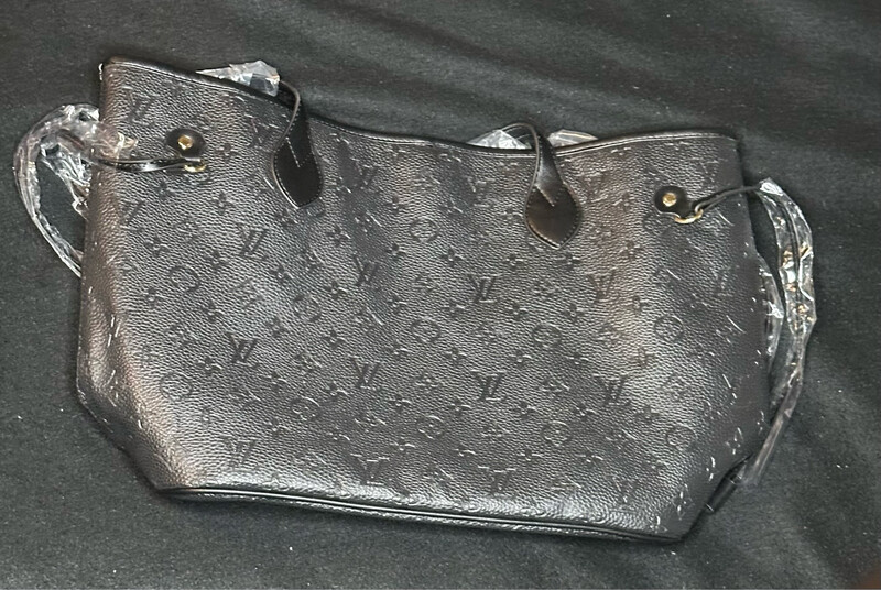 LV Black