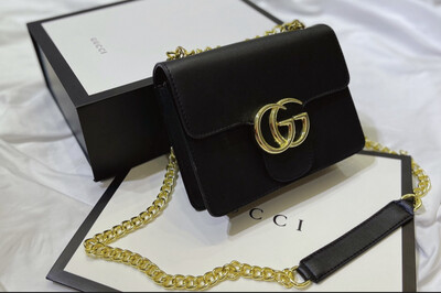 Gucci Black With Large Logo