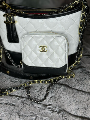 Black And White Chanel Purse - Wallet