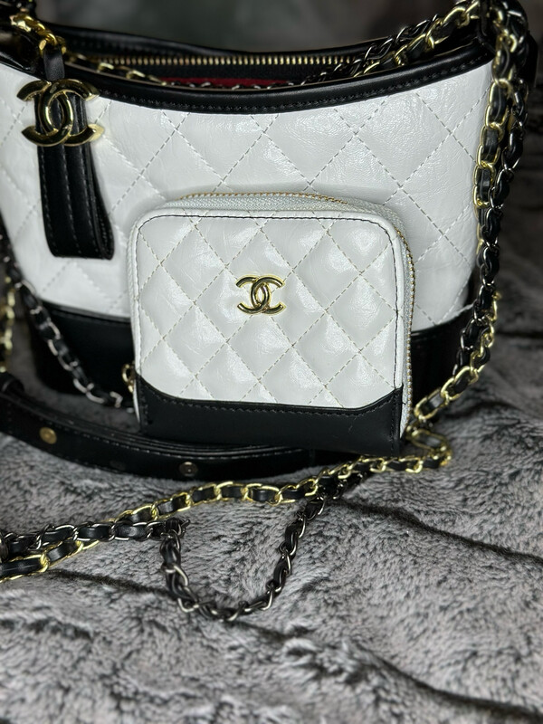 Black And White Chanel Purse - Wallet