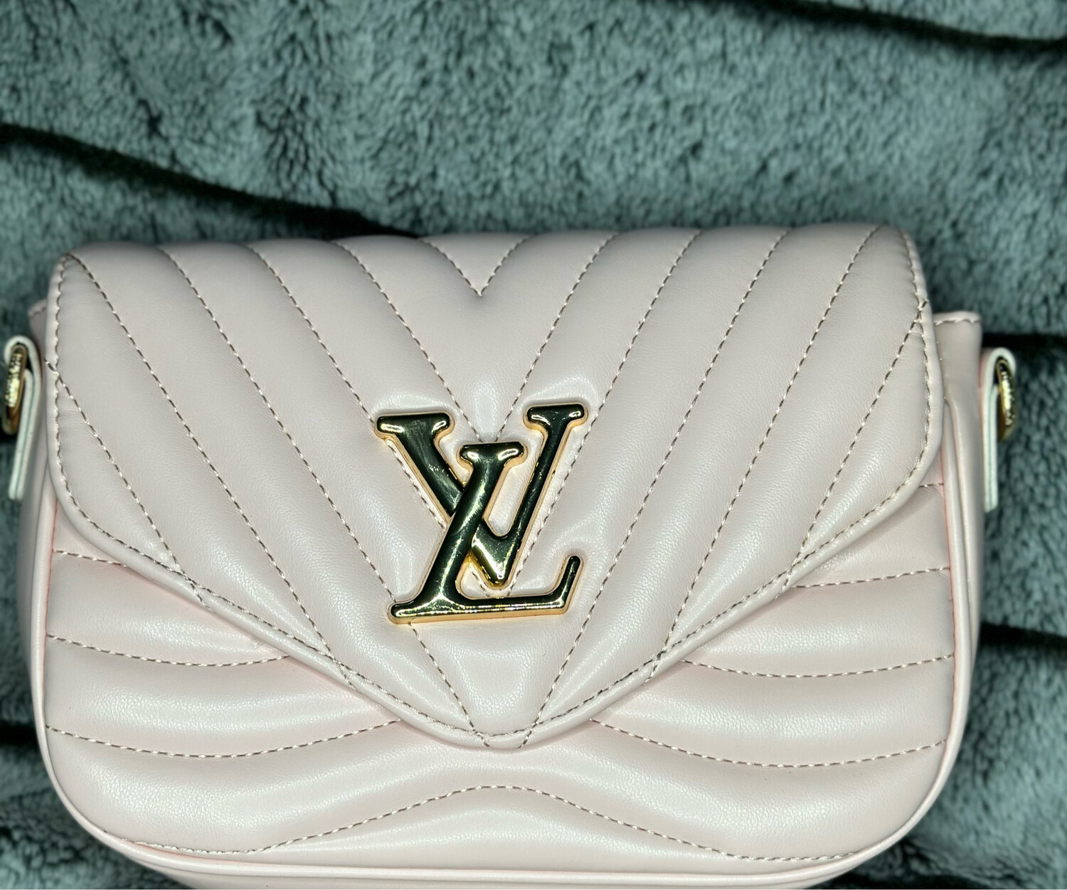 LV Cross - Pink