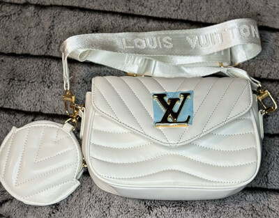 LV Cross White