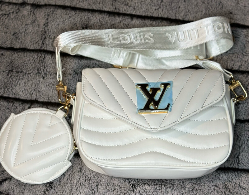 LV Cross White