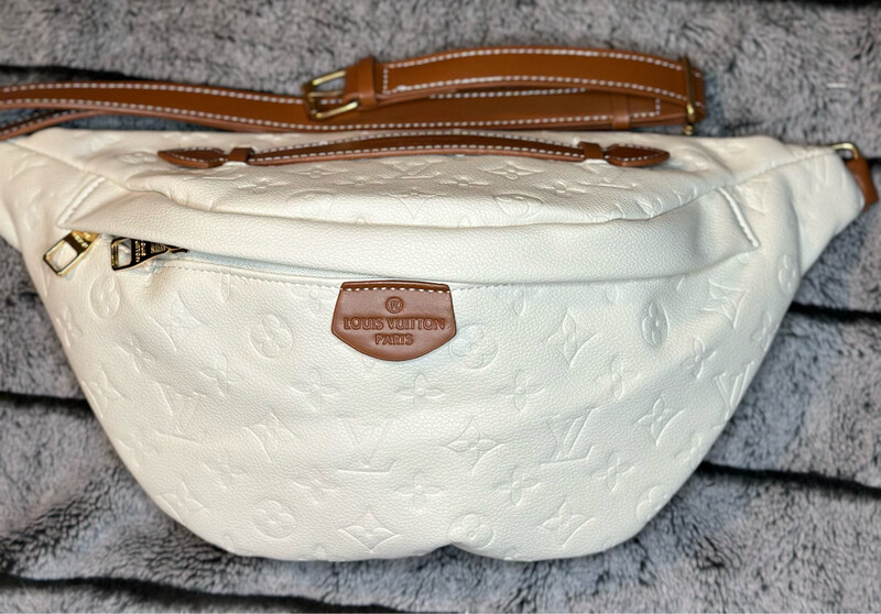 White Discovery Bum Bag