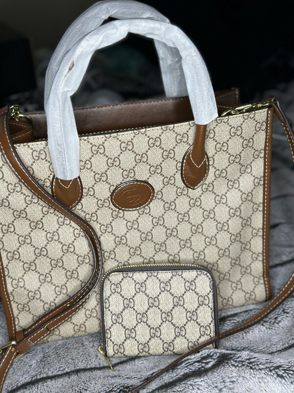 Gucci Purse With Wallet