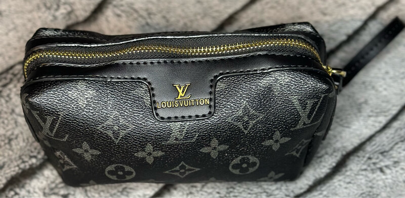 LV Black