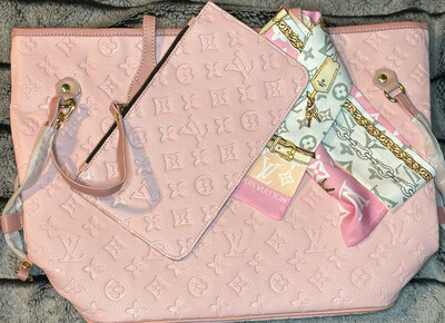Pink LV Purse With Wallet