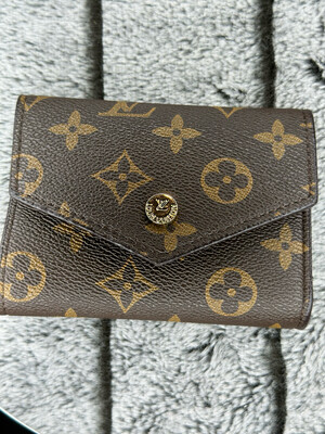 LV Small wallet