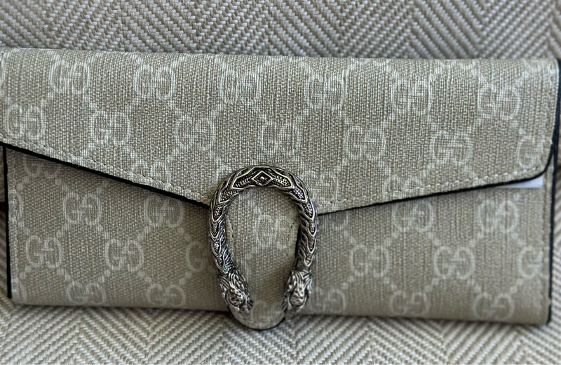 Gucci Wallet Light