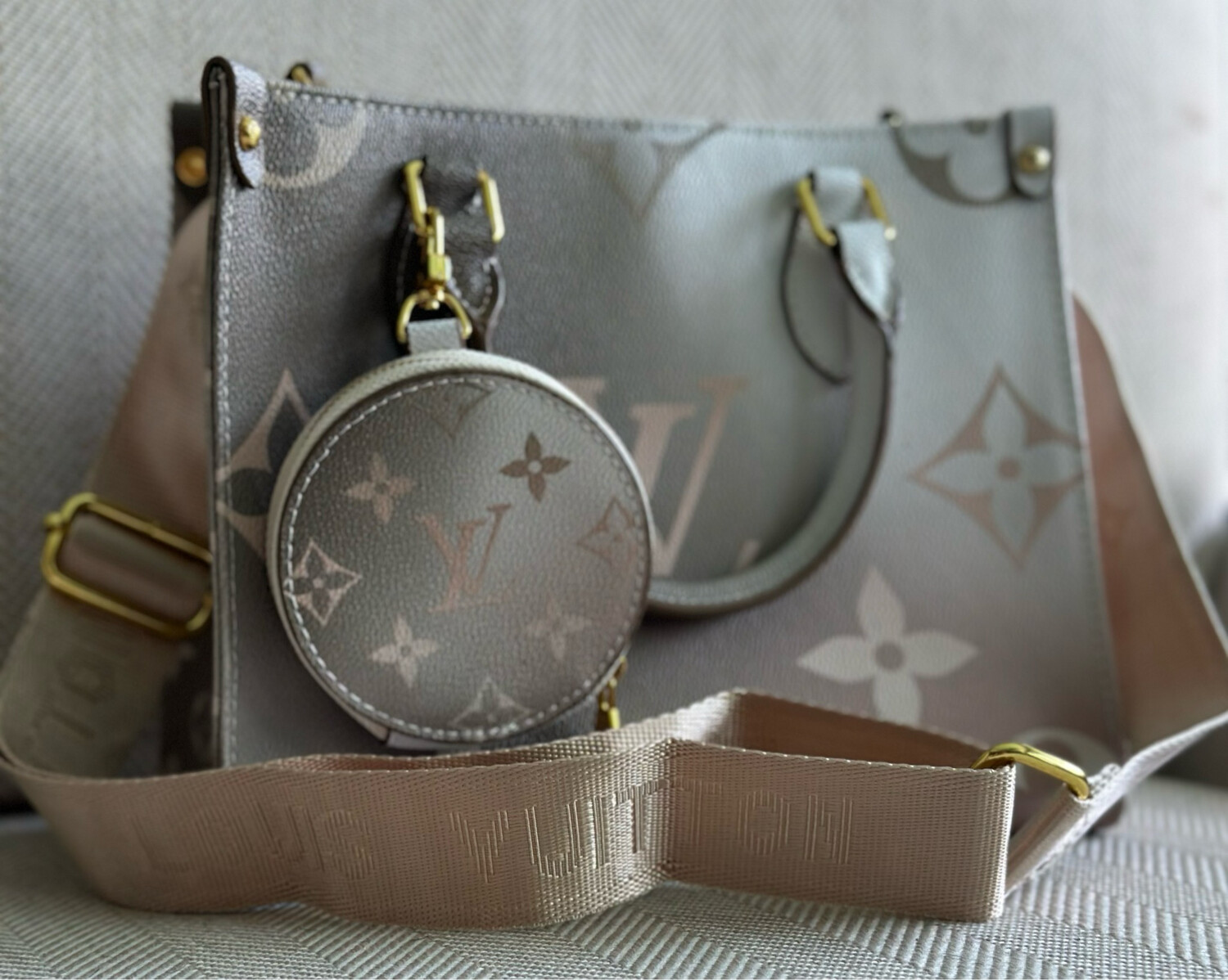 LV Purse