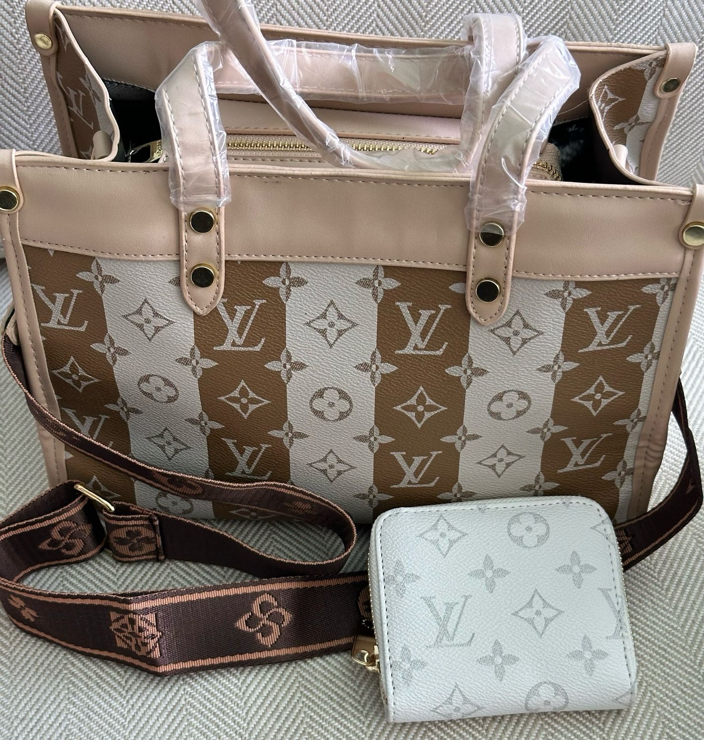 LV Crème With Wallet