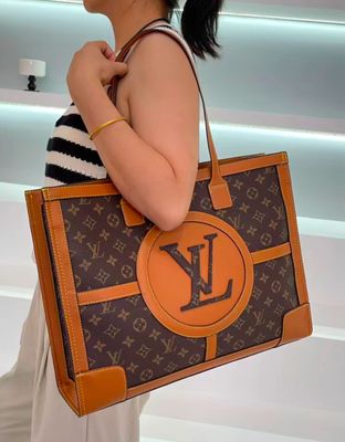 LV Large With Wallet