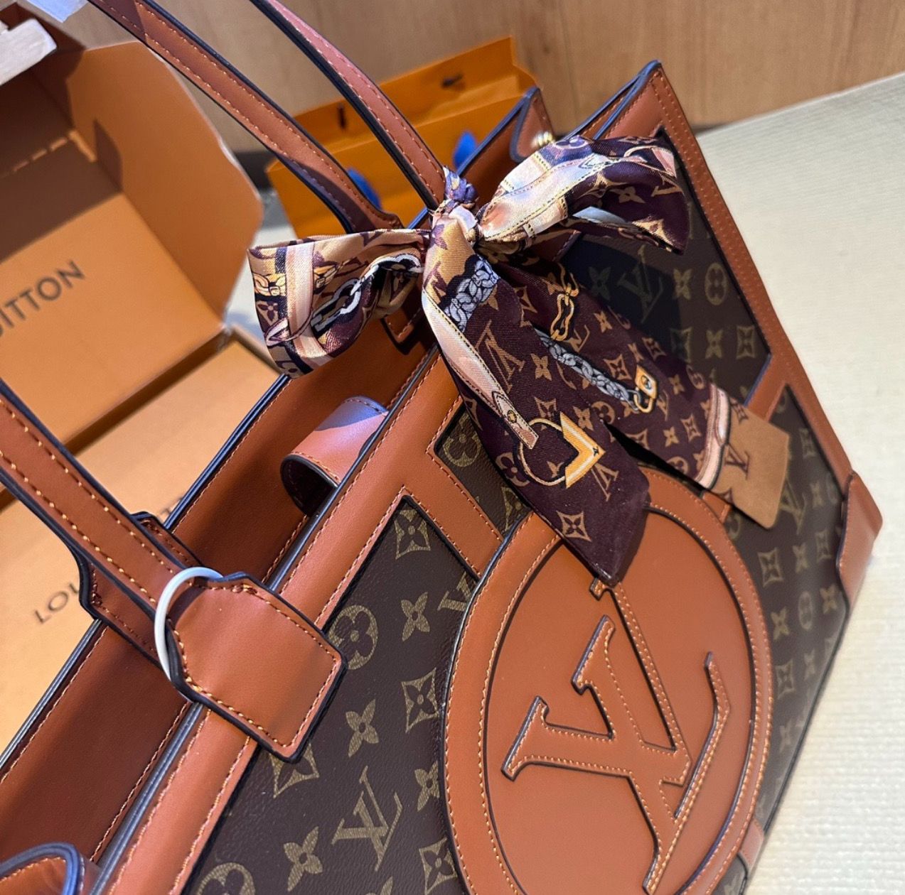 LV Large With Wallet 1-1