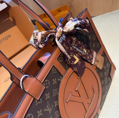 LV Large With Wallet 1-1