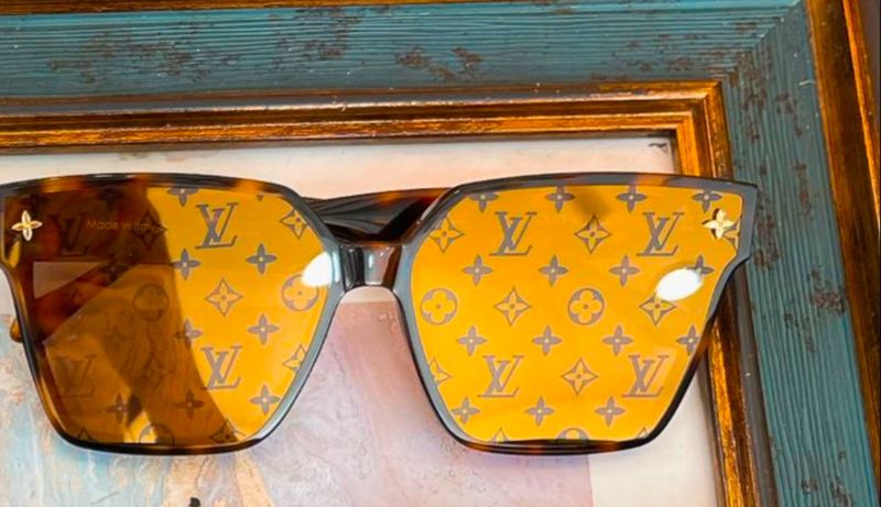 LV Turtle With Case