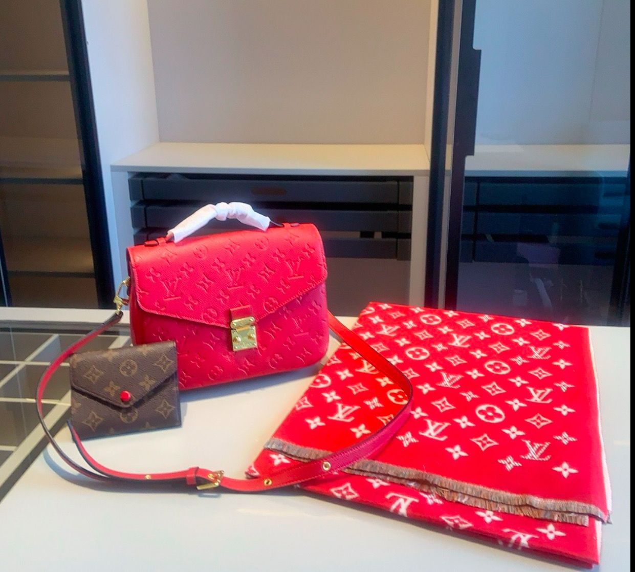 LV Red With Wallet And Shawl