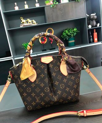 LV With Wallet