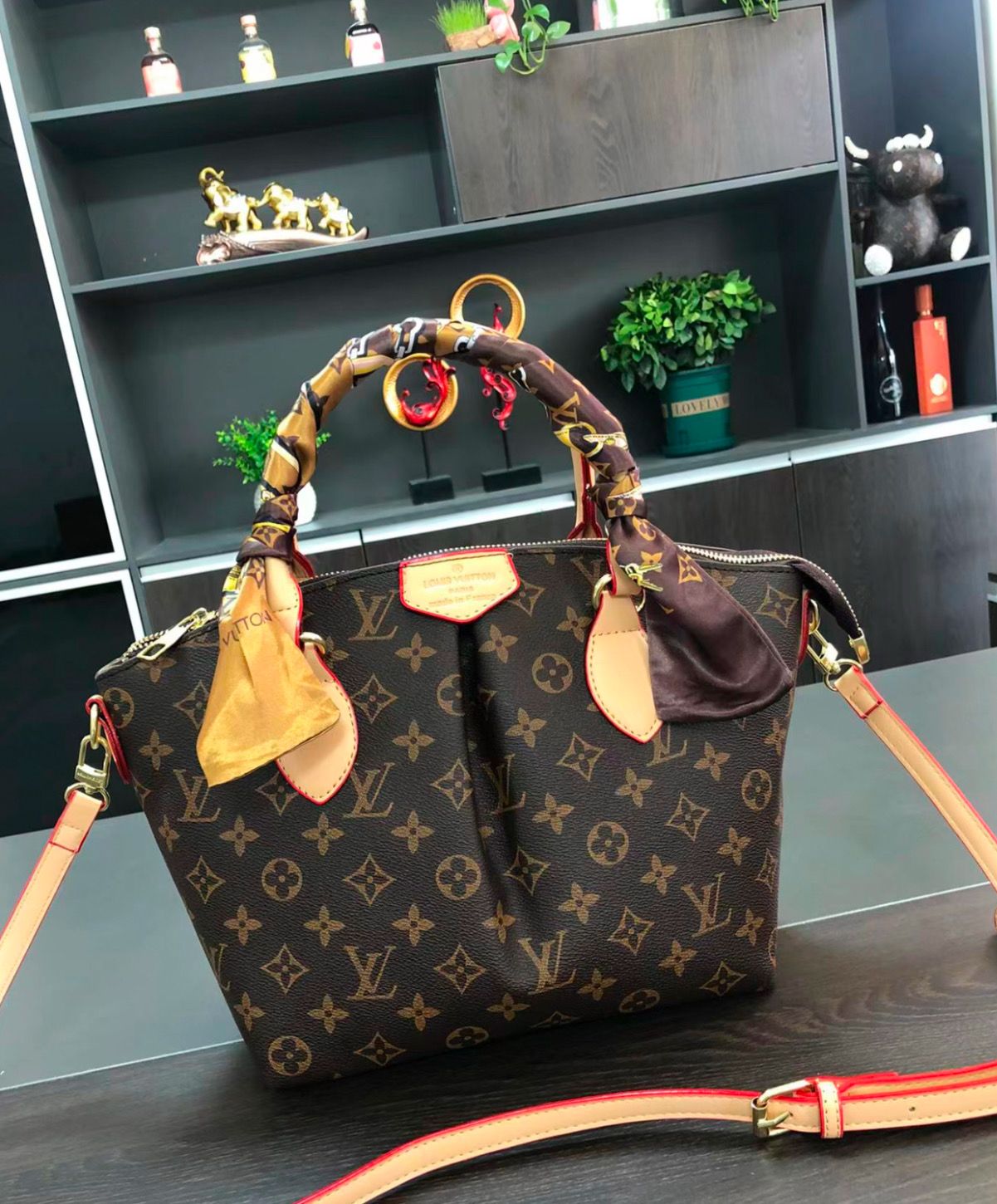 LV With Wallet