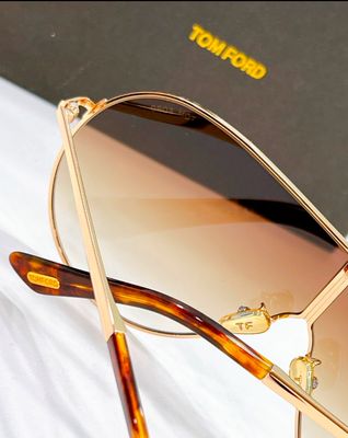1-1 Tom Ford