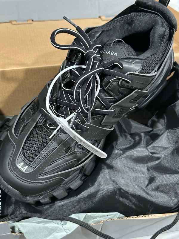 Balenciaga Size 44