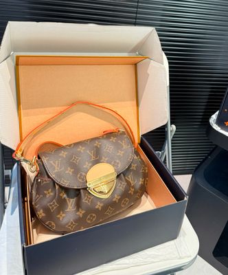 Sunset With Wallet 1-1 (2025 Collection)