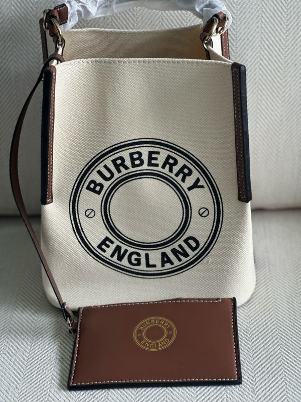 Burberry With Wallet
