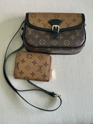 LV Cross With Wallet