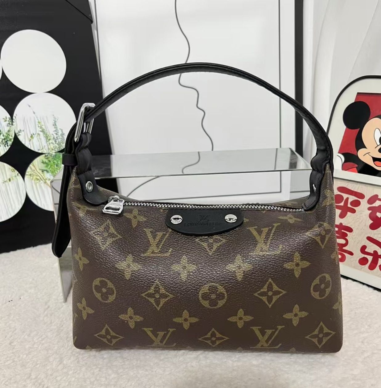 LV Shoulder