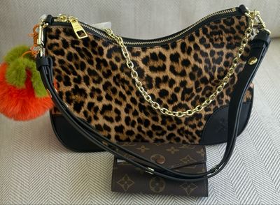LV print With Wallet