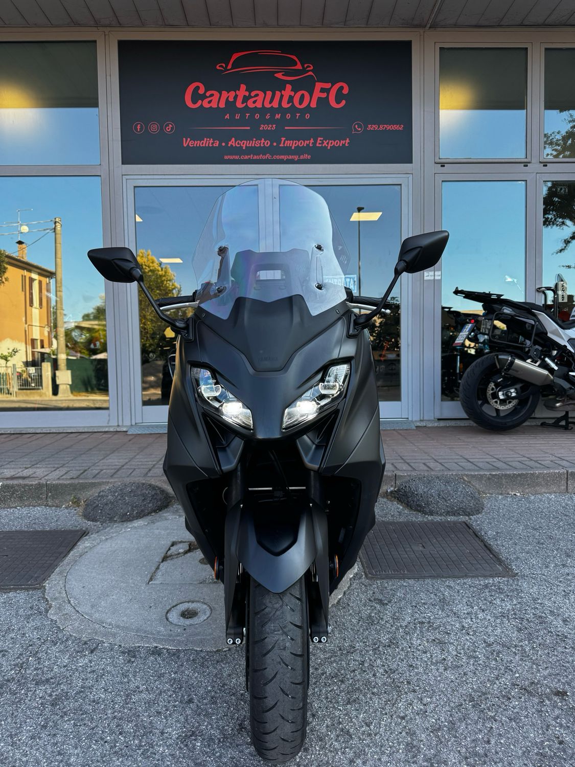 Yamaha T-Max 560 2022