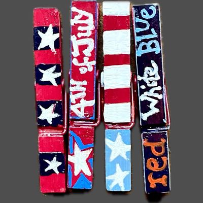 Clothespin Clips, Red, White, &amp; Blue, Bag Of 4