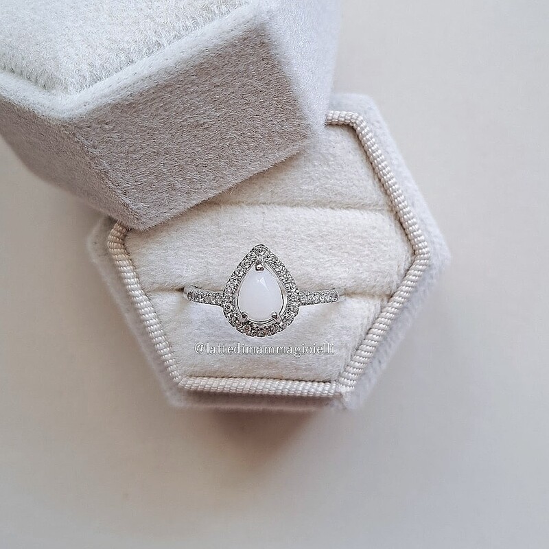 Anello Goccia di Diamante