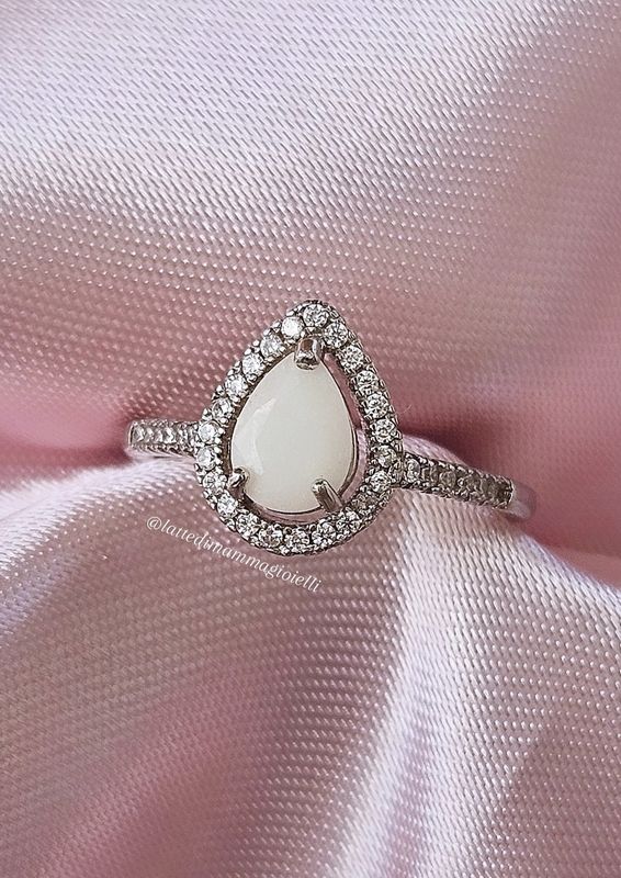 Anello Goccia di Diamante