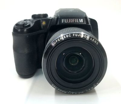 FUJIFILM FINEPIX S9900W 16MP DIGITAL CAMERA 3IN LCD 32GB SD CARD TESTED WORKING
