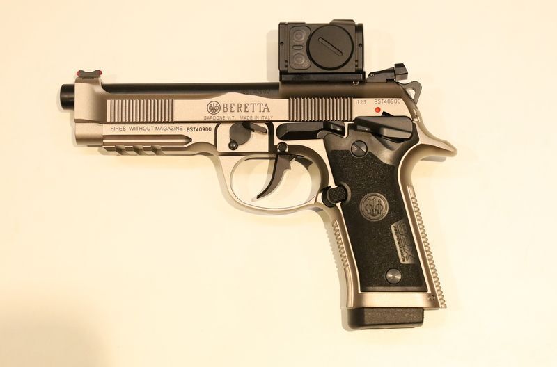 Beretta 92X Performance Production RDO | Aimpoint ACRO C-2 | Kal: 9mm Luger | LL: 125 mm | 17 Schuss Magazin | Adapterplatte