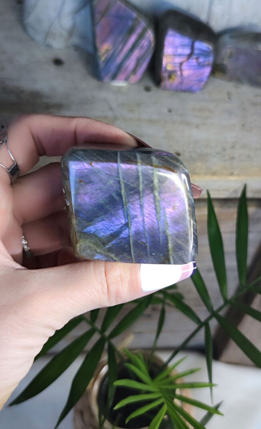 Petit Bloc de Labradorite Violette #2 - 138g