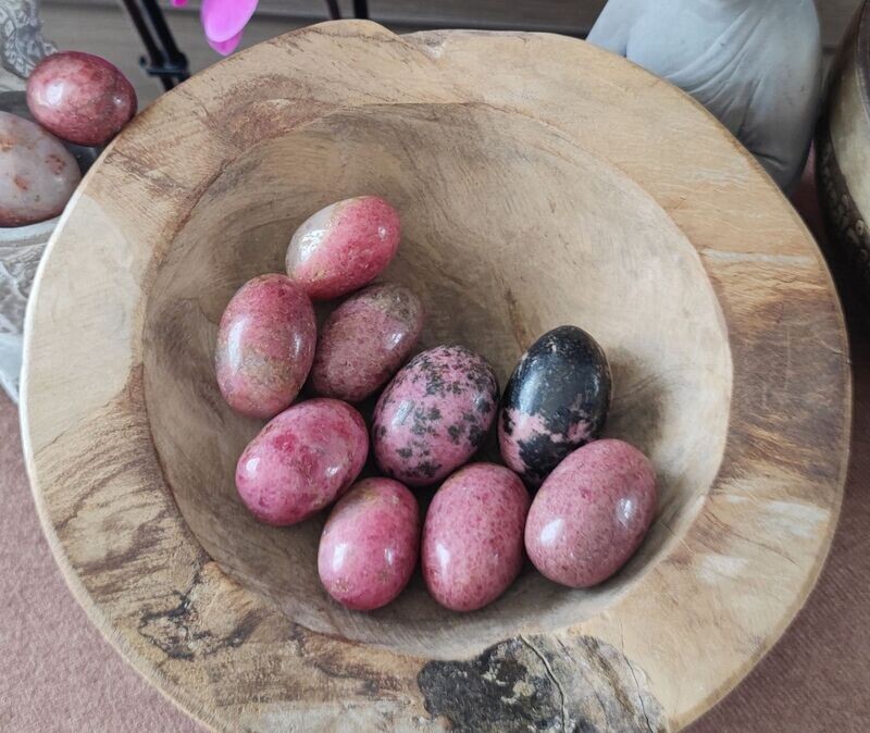 Pierre roulée de Rhodonite