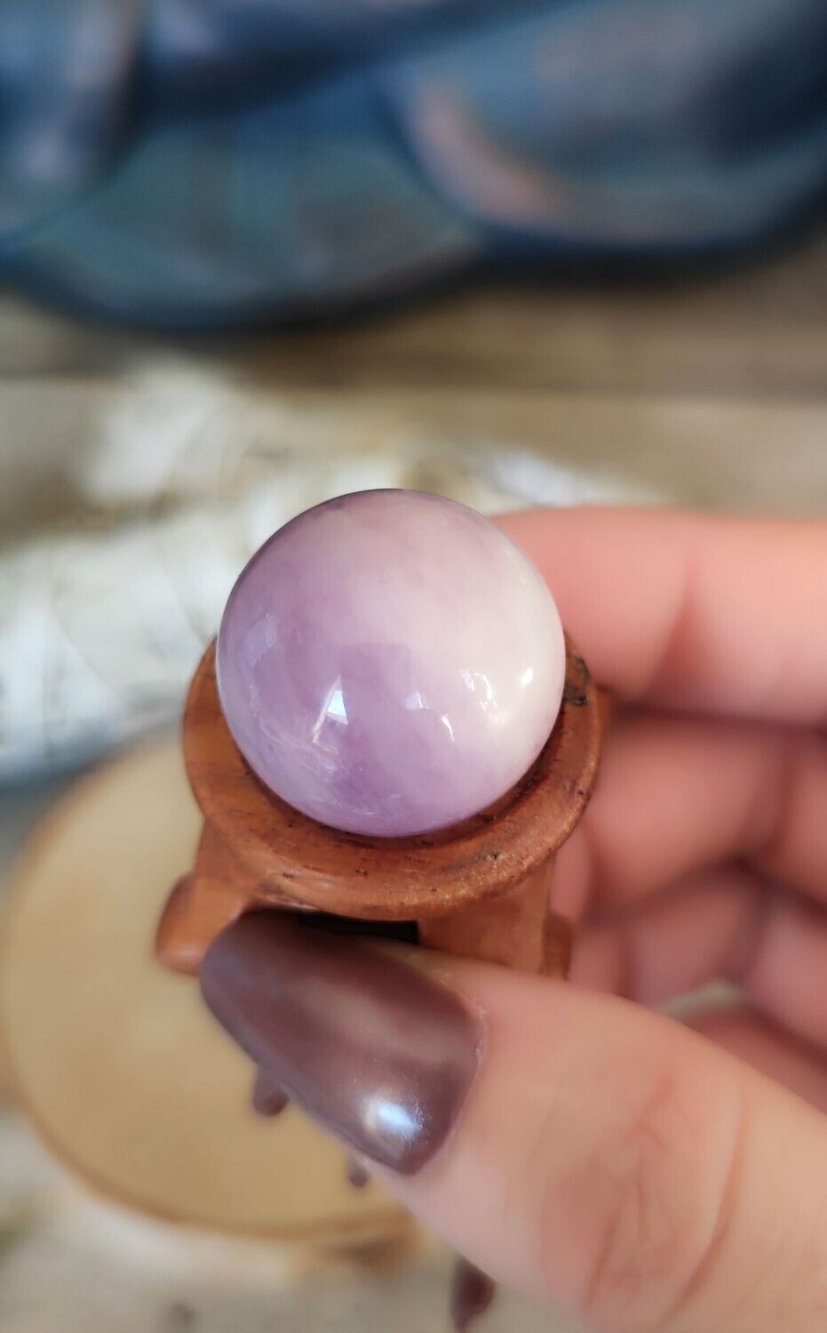Mini Sphère de Kunzite, Taille et Prix: Entre D2,10cm et 2,15cm environ
