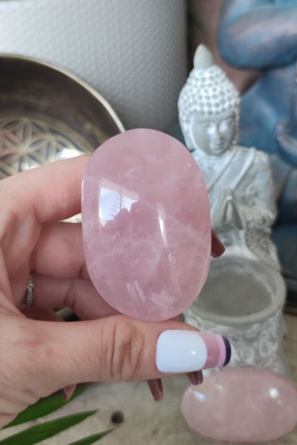 Pierre de Paume de Quartz Rose (au choix), Taille et Prix: Pierre 1 - L5,90 x L3,90 x Ep2,40cm environ