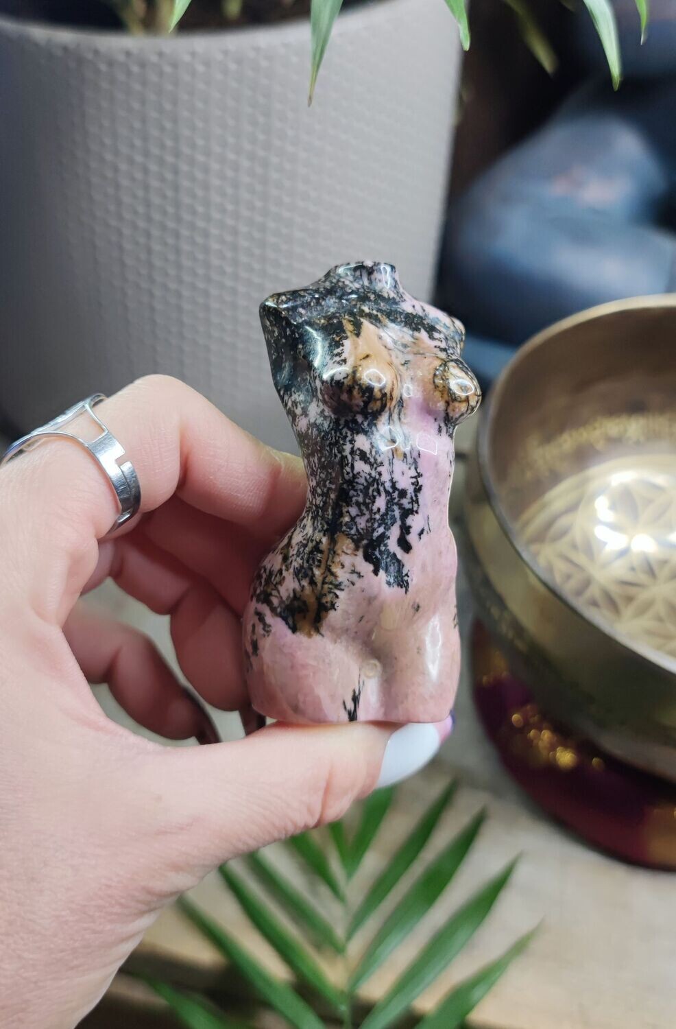 Statue Corps de Femme en Rhodonite