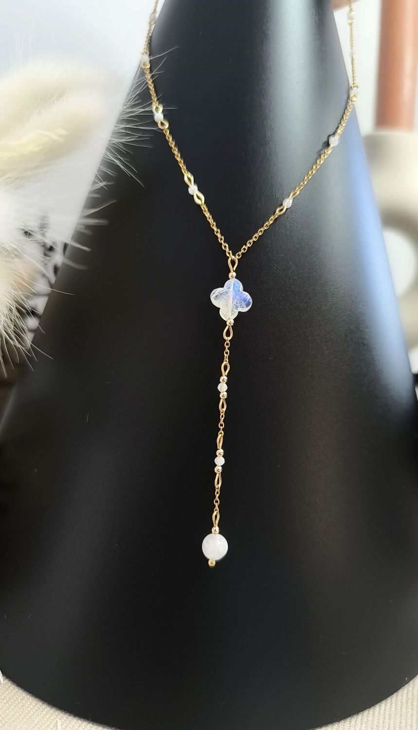 Collier en Y " Tyché " en Pierre de Lune